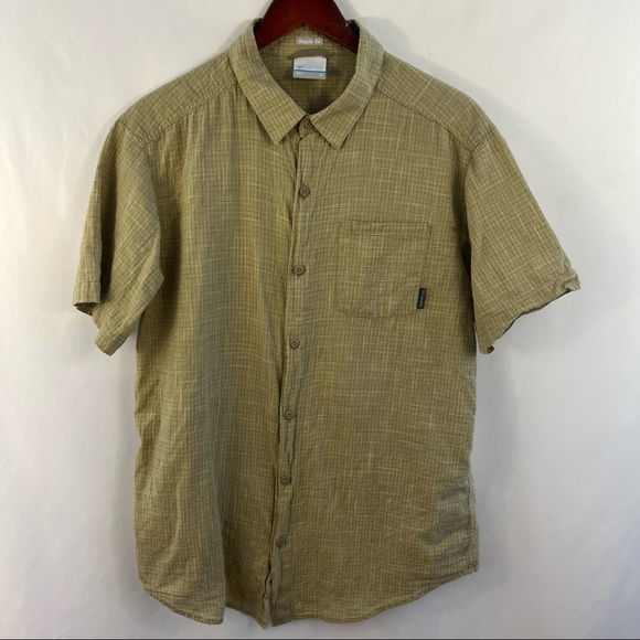 Columbia Shirt Short Sleeve Button Down Mens Sz M Medium Tan Collar Regular Fit - Picture 1 of 4